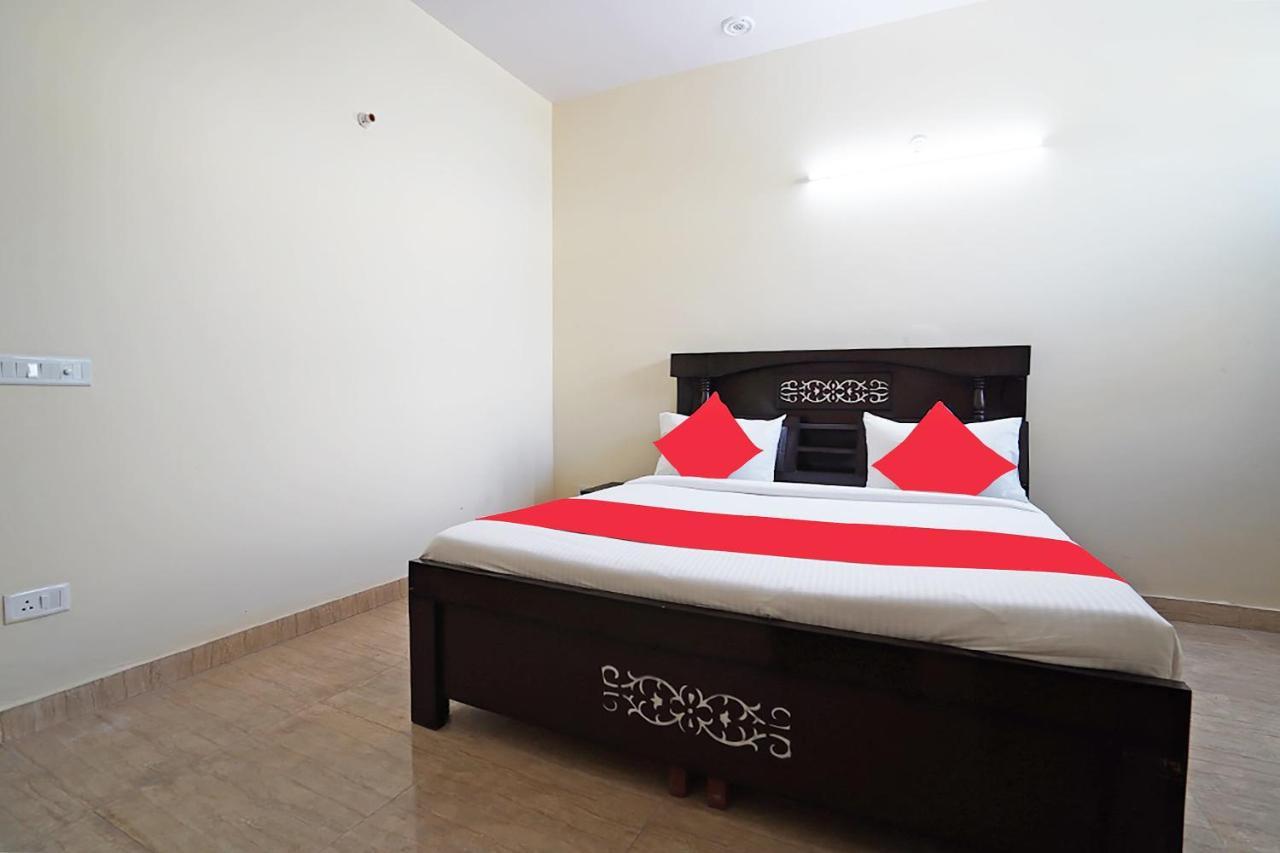 Oyo 46744 Hotel Yash New Delhi Extérieur photo