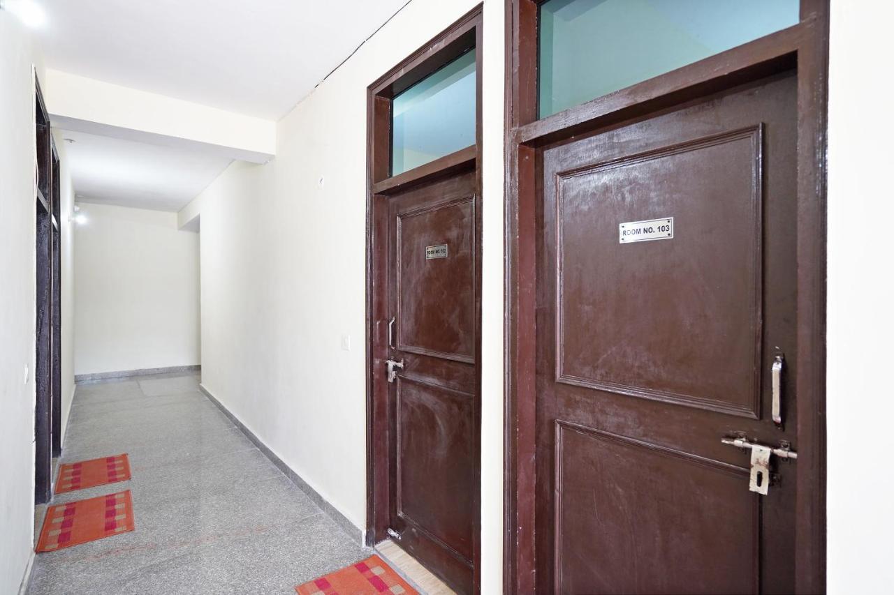 Oyo 46744 Hotel Yash New Delhi Extérieur photo