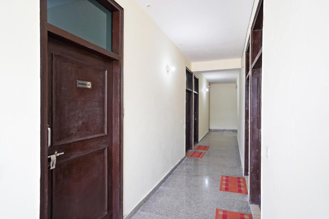 Oyo 46744 Hotel Yash New Delhi Extérieur photo